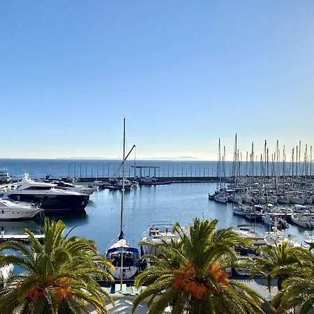 Apartment Le Palm, Climatise Pour 4 Personnes Avec Vue Et Piscine Sur Le Port D'hyeres
